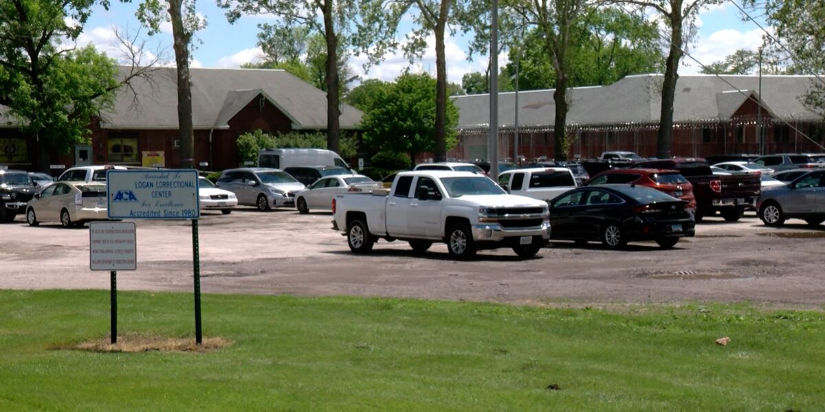 Lawmakers in Illinois criticize lack of plan for potential prison closures Lawmakers in Illinois criticize lack of plan for potential prison closures